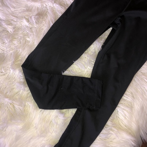 NWOT Fabletics black mesh zipper leggings small - Picture 3 of 5